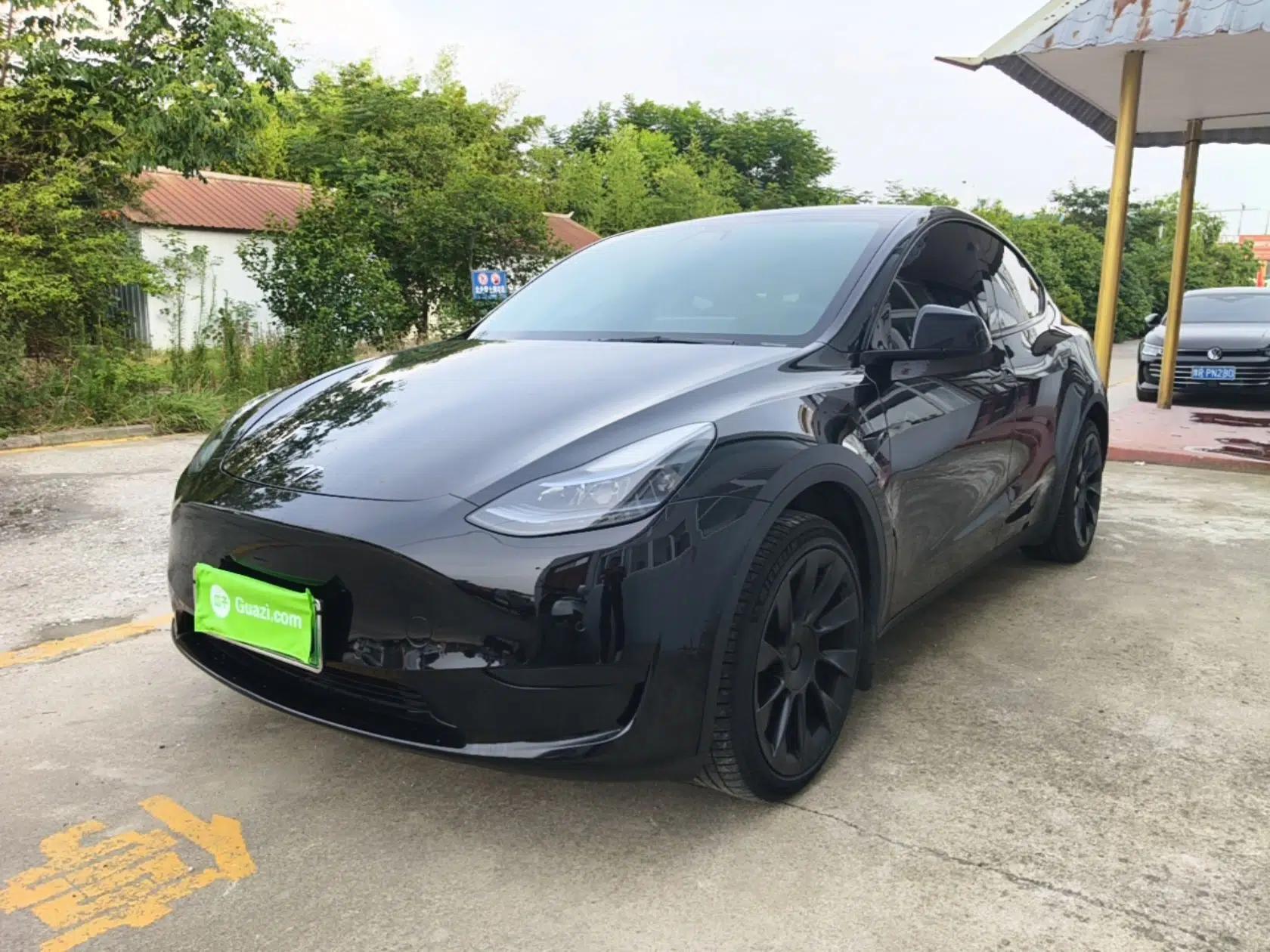 Tesla Model Y 2022 Revised Version Rear-Wheel Drive — миниатюра 1