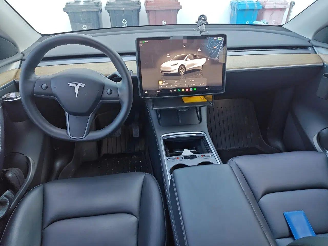 Tesla Model Y 2023 Long-Range All-Wheel-Drive Version — миниатюра 9