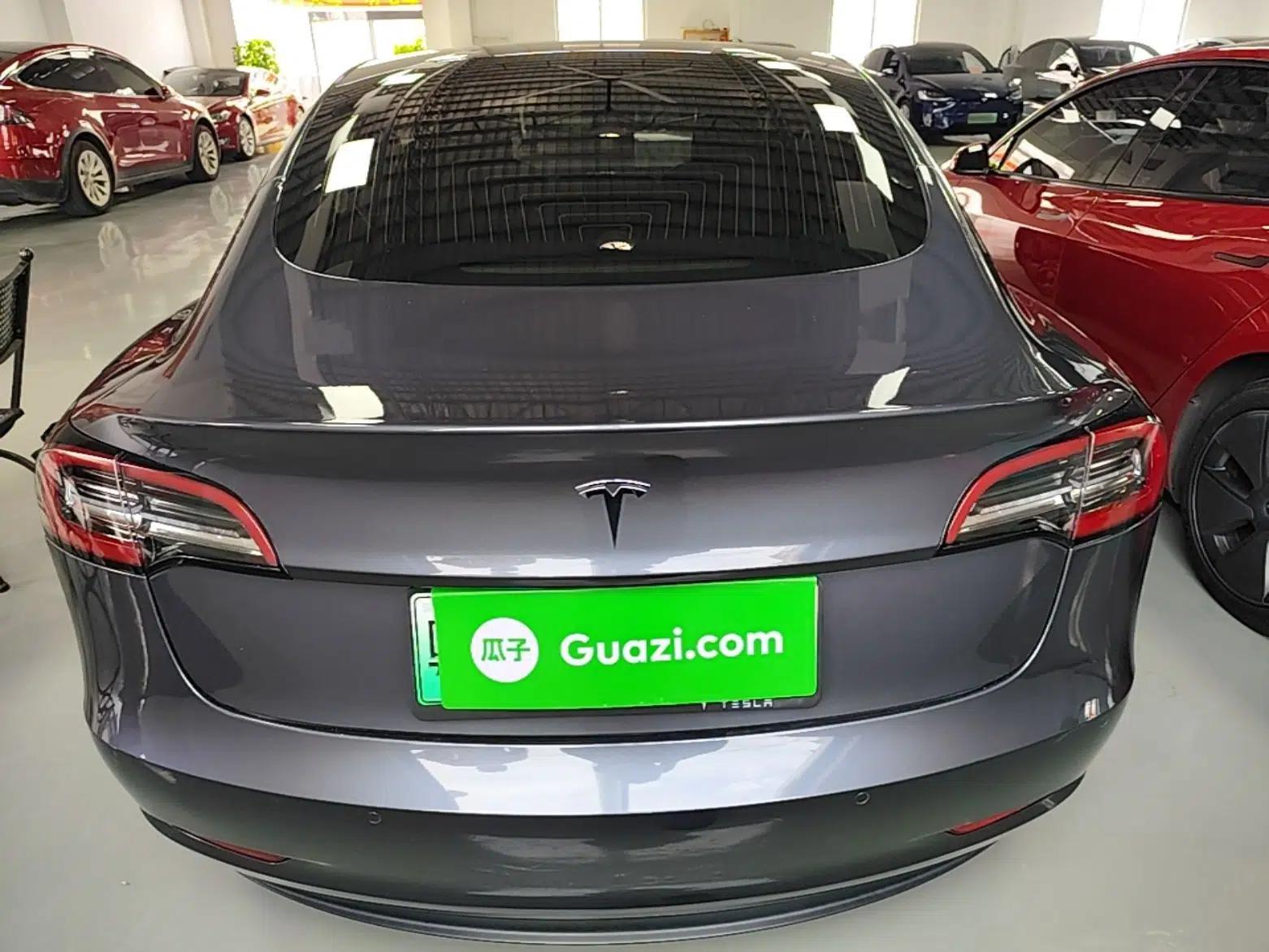 Tesla Model 3 2019 Long-Range Rear-Wheel-Drive Version — миниатюра 5