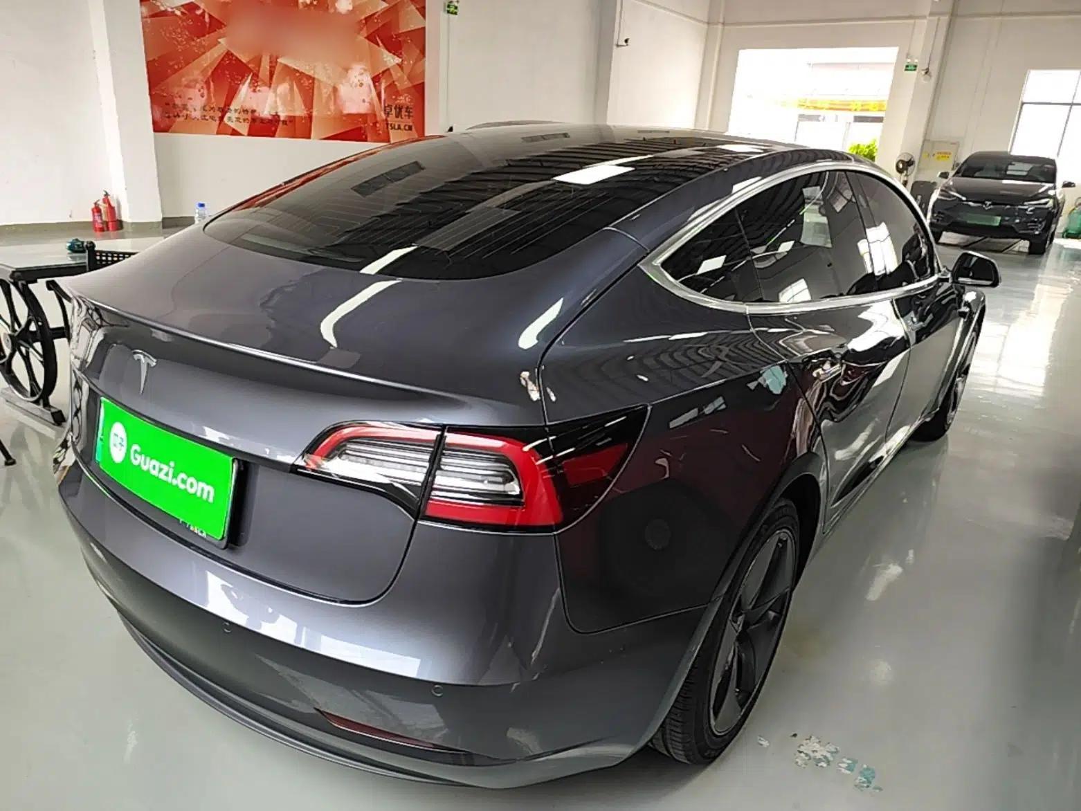 Tesla Model 3 2019 Long-Range Rear-Wheel-Drive Version — миниатюра 6