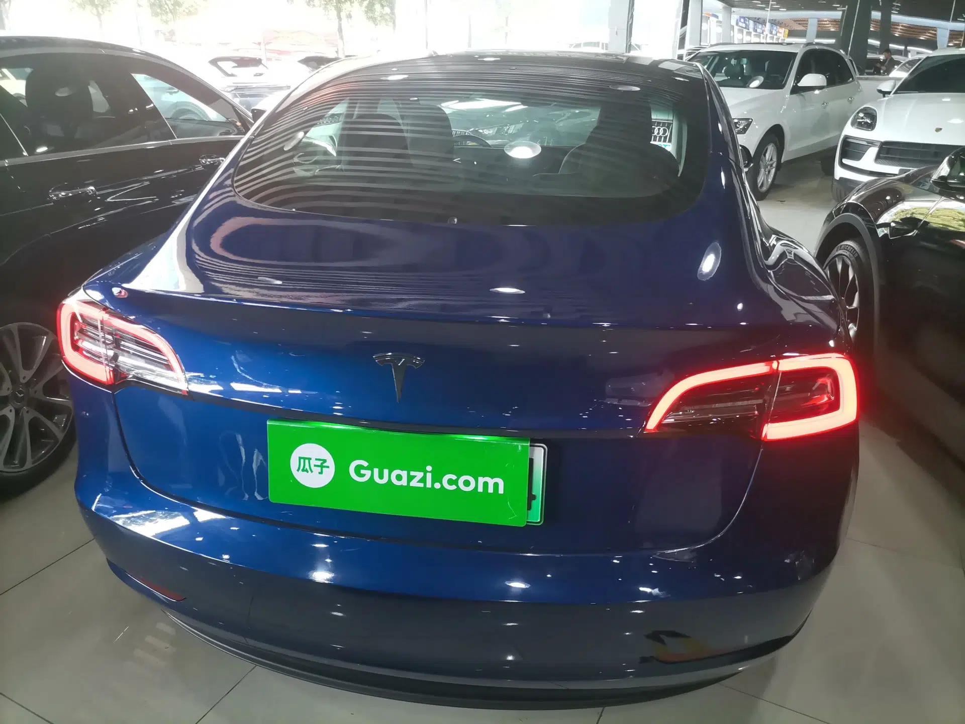 Tesla Model 3 2019 Standard Range Rear-Wheel Drive Upgraded Version (52 kWh) — миниатюра 4