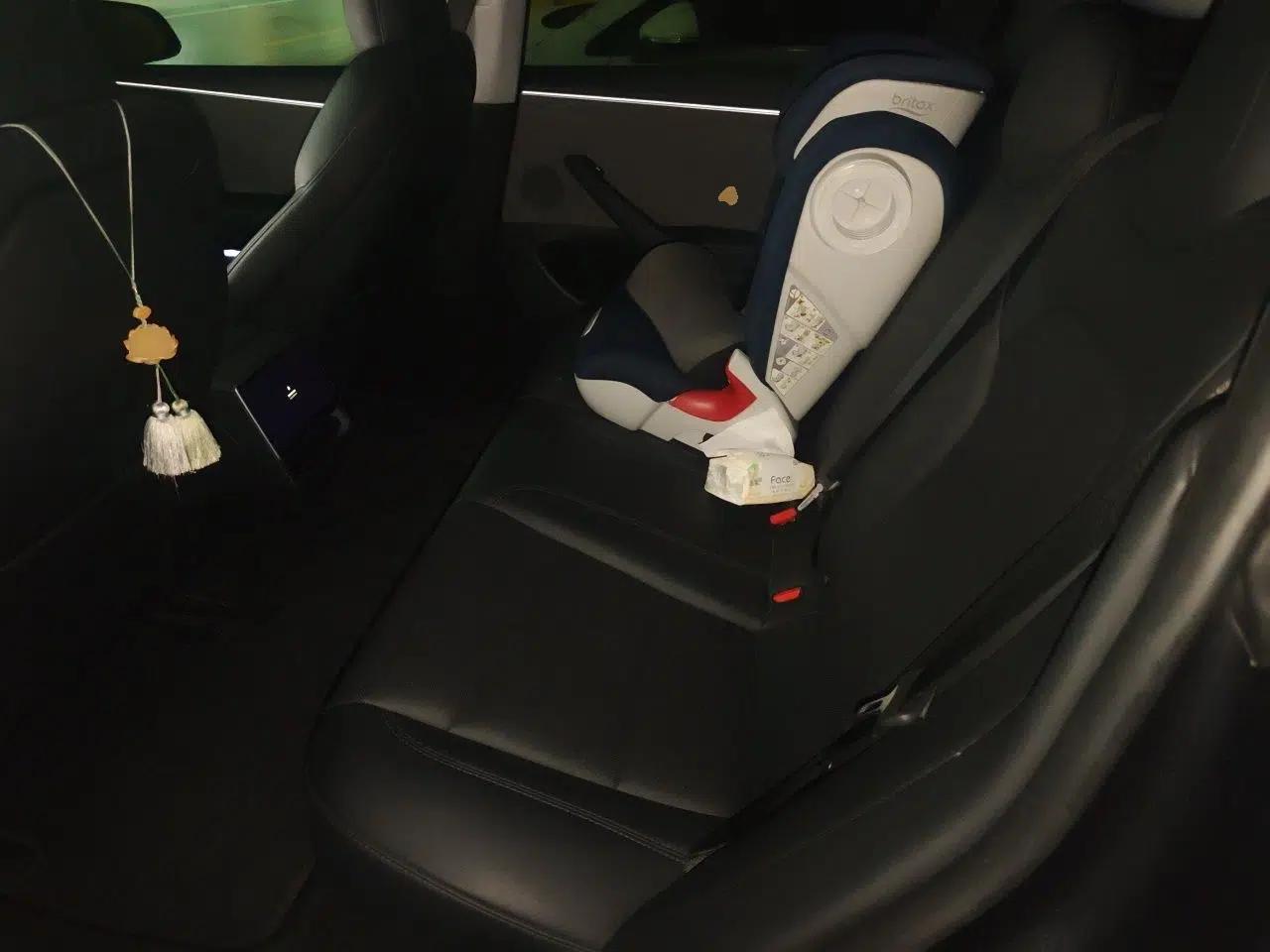 Tesla Model 3 2023 Rear-Wheel-Drive Version — миниатюра 17