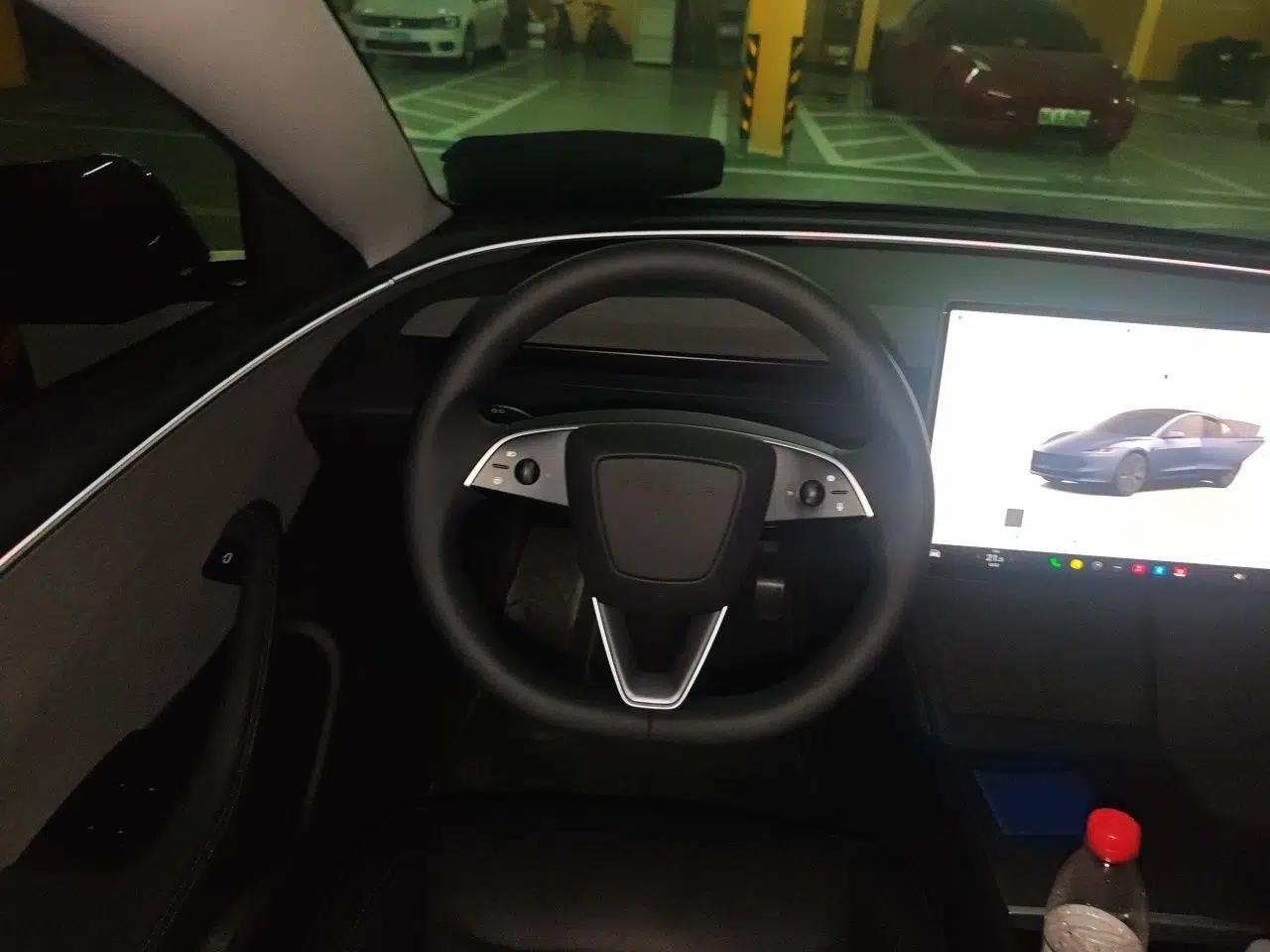 Tesla Model 3 2023 Rear-Wheel-Drive Version — миниатюра 10