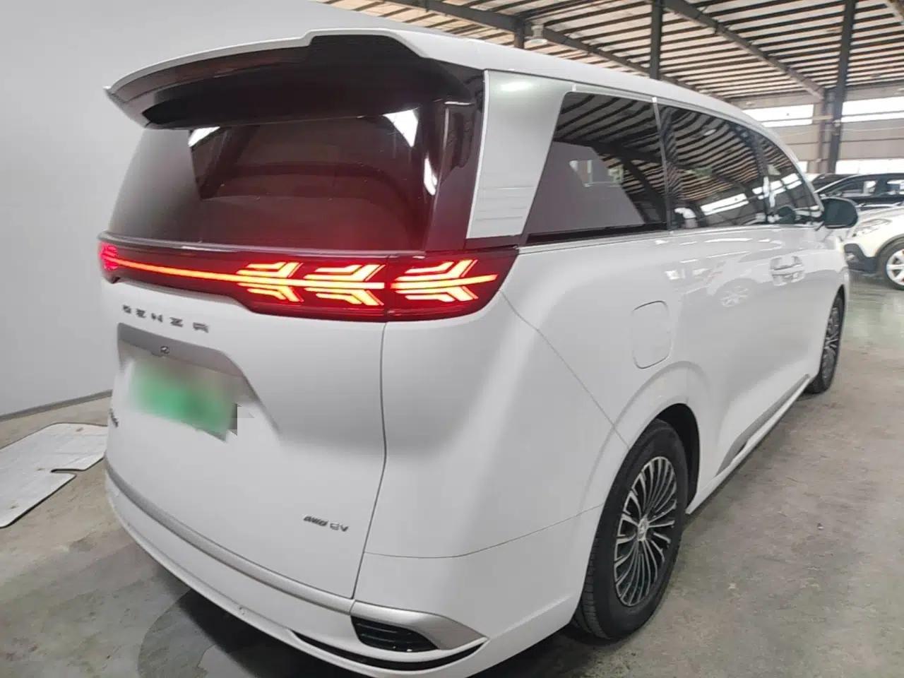 Denza D9 2022 EV 600 Four-Wheel Drive Prestige Model — миниатюра 6