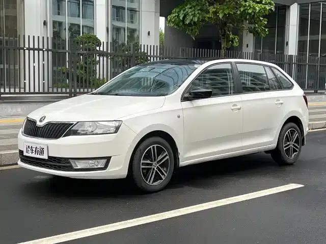 Rapid 2014 1.6L Automatic Luxury Edition