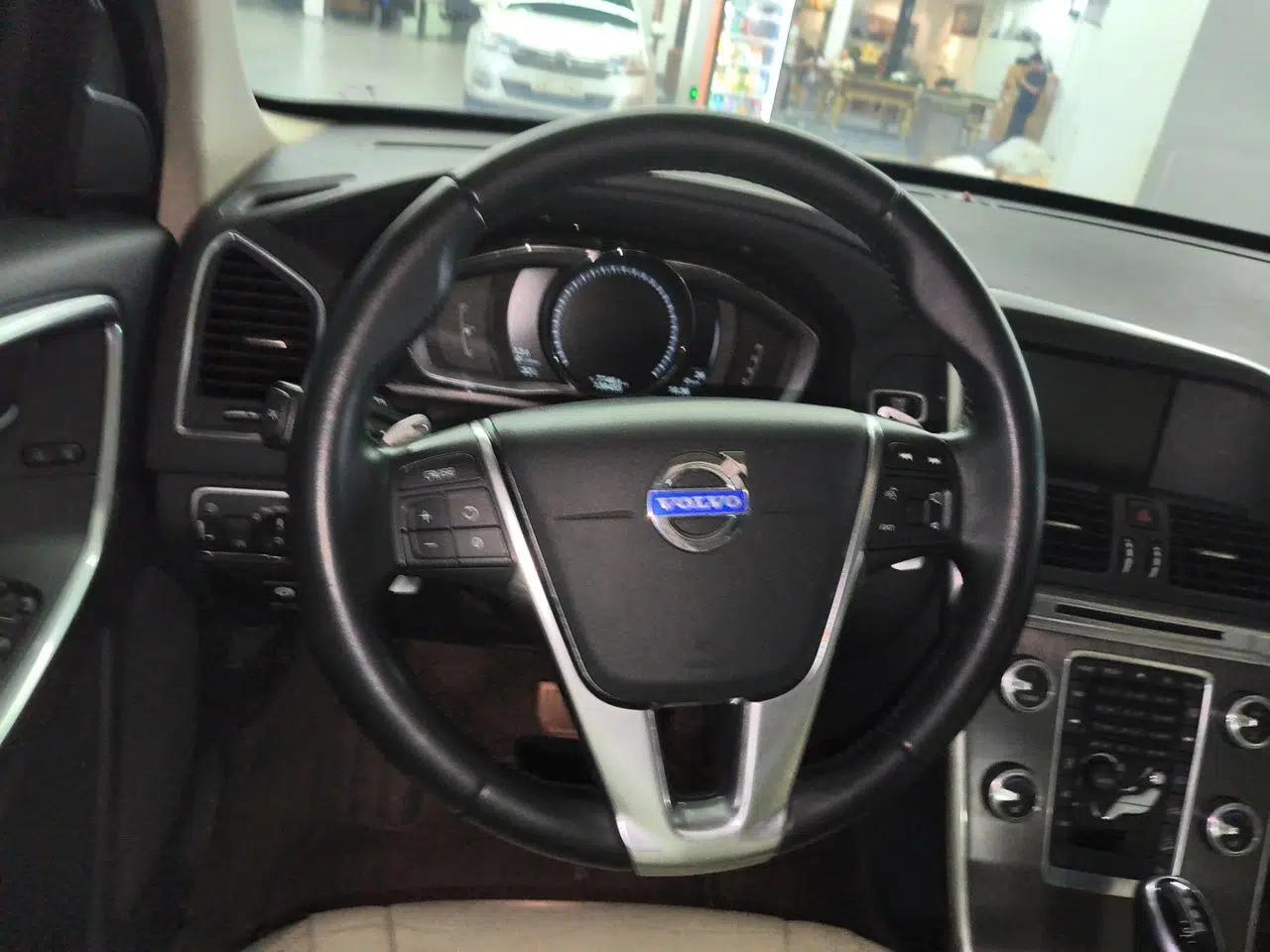 Volvo XC60 2015 T6 Zhiyi Edition — миниатюра 10