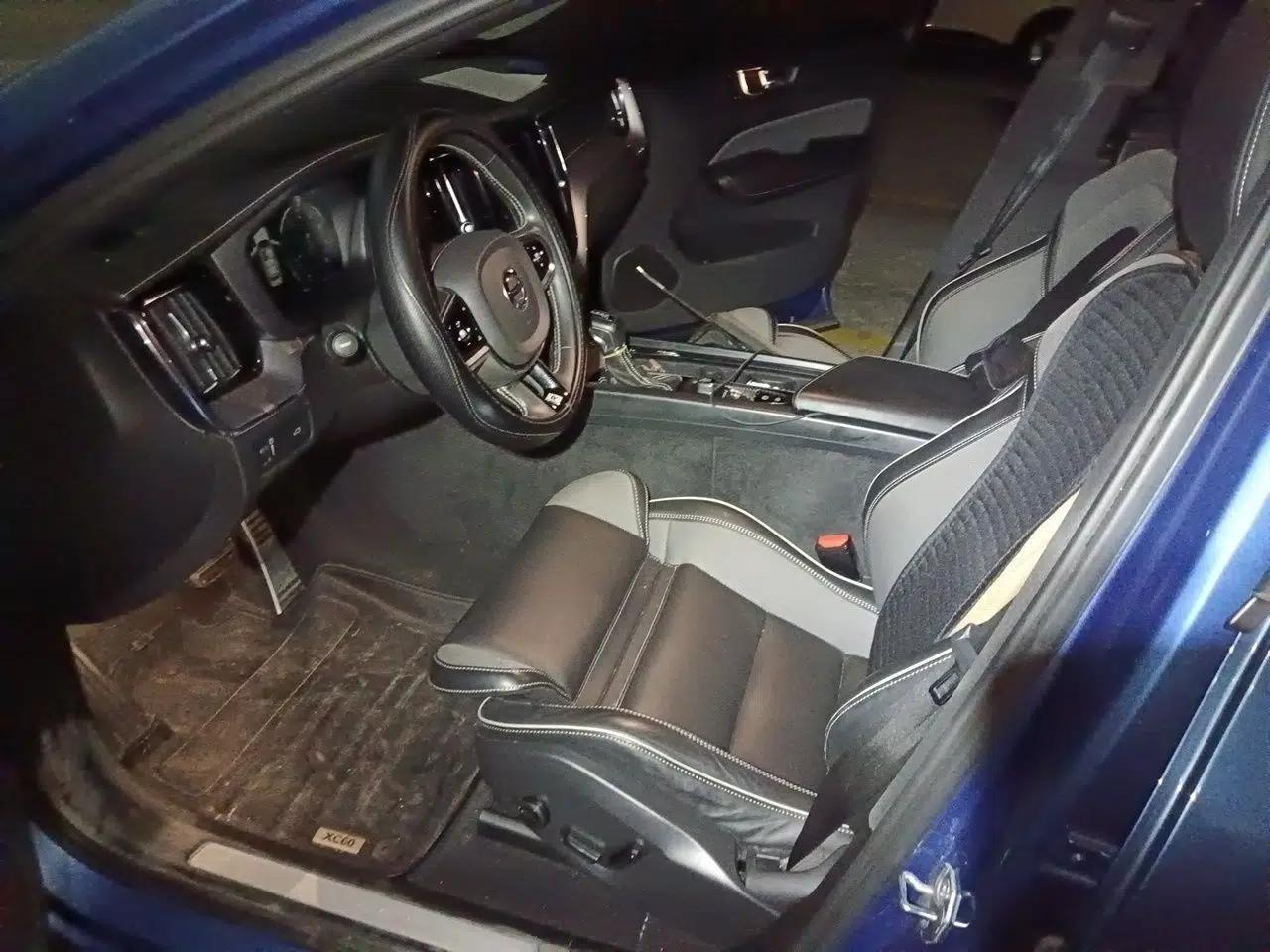 Volvo XC60 2020 T5 4x4 Smart & Dynamic Sport Edition — миниатюра 15