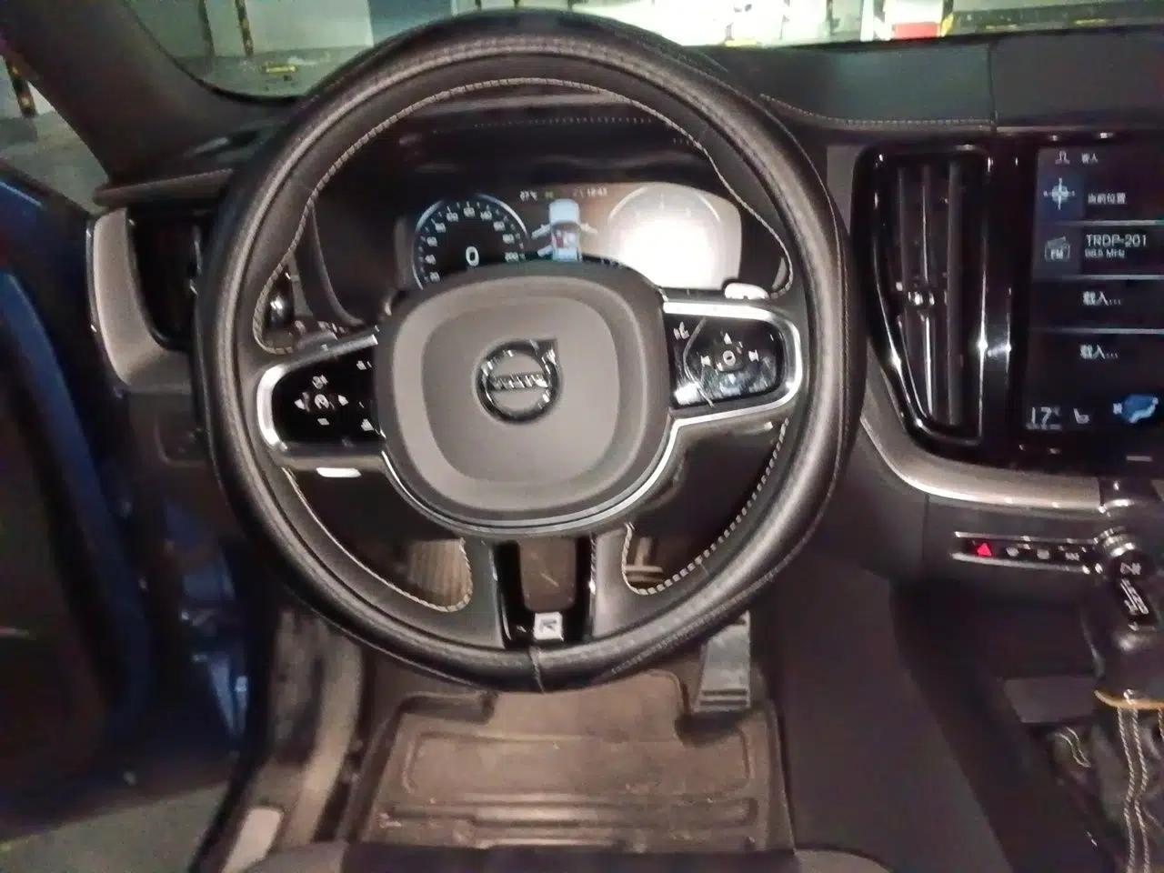 Volvo XC60 2020 T5 4x4 Smart & Dynamic Sport Edition — миниатюра 10