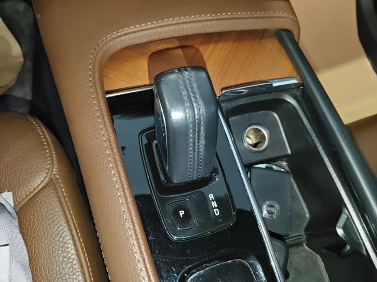 Volvo XC90 2021 B6 Zhiyi Luxury Edition 7-Seater — миниатюра 16