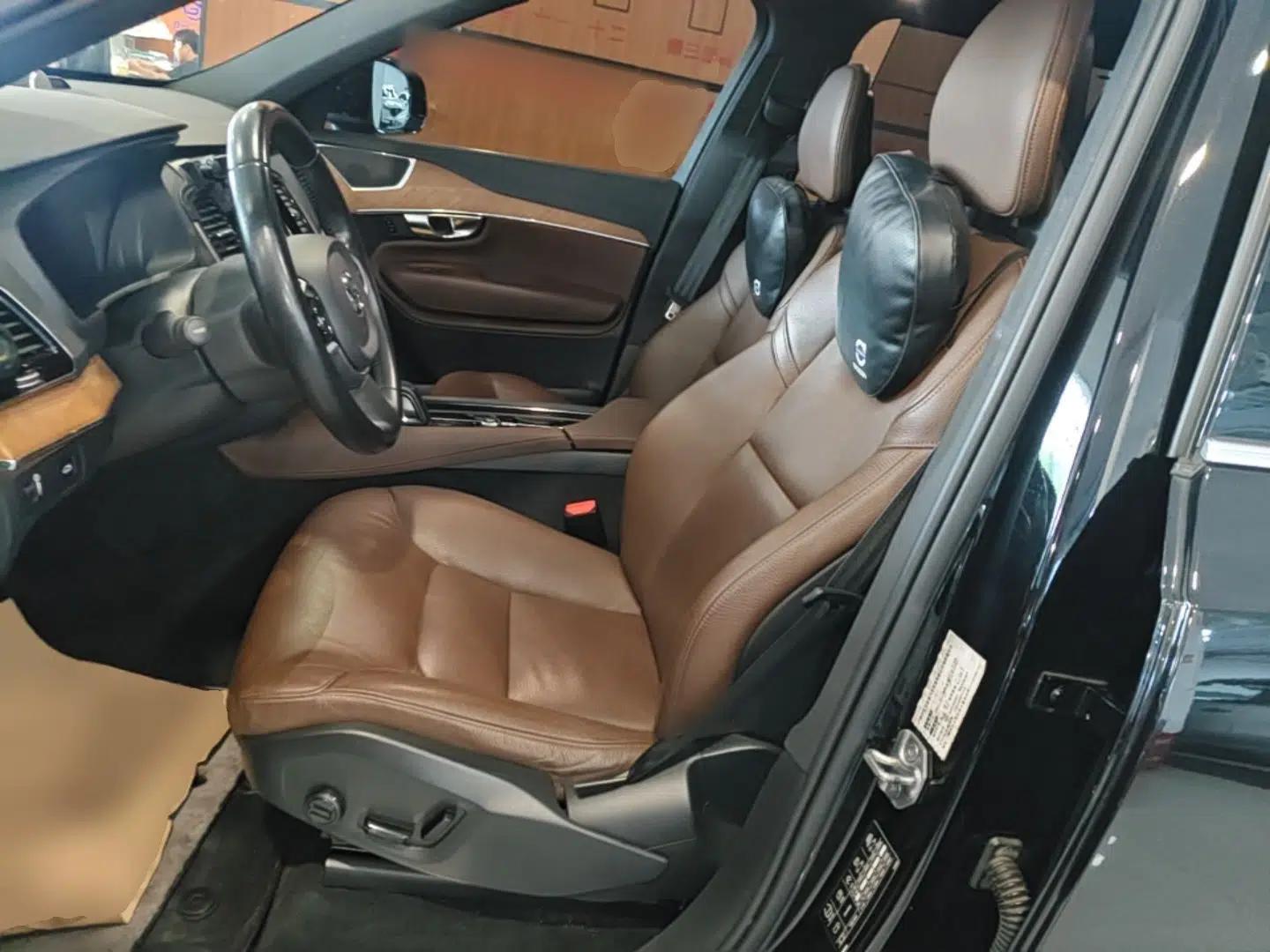Volvo XC90 2021 B6 Zhiyi Luxury Edition 7-Seater — миниатюра 17