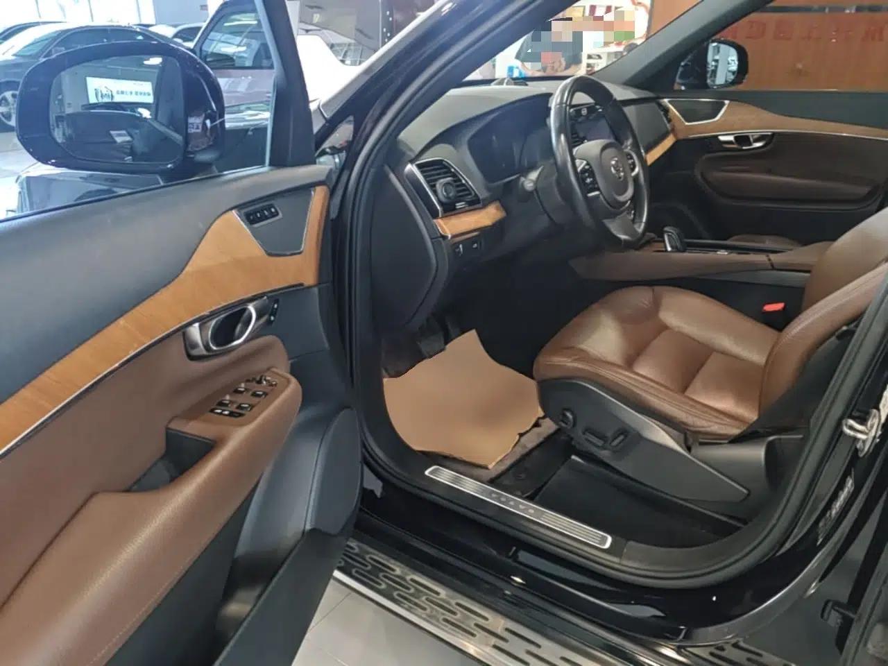 Volvo XC90 2021 B6 Zhiyi Luxury Edition 7-Seater — миниатюра 18