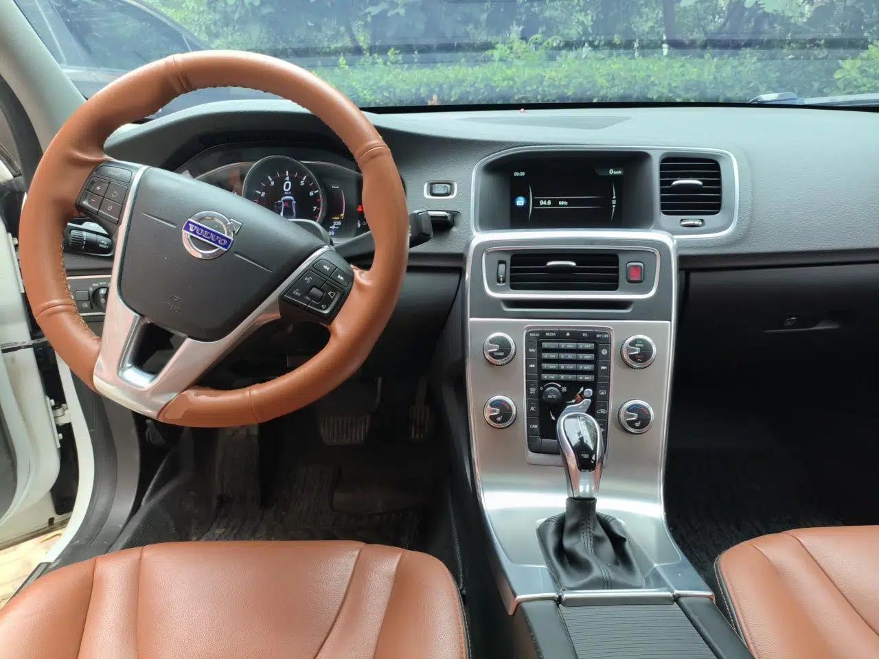 Volvo S60 2016 S60L T4 Zhiyuan Edition — миниатюра 9