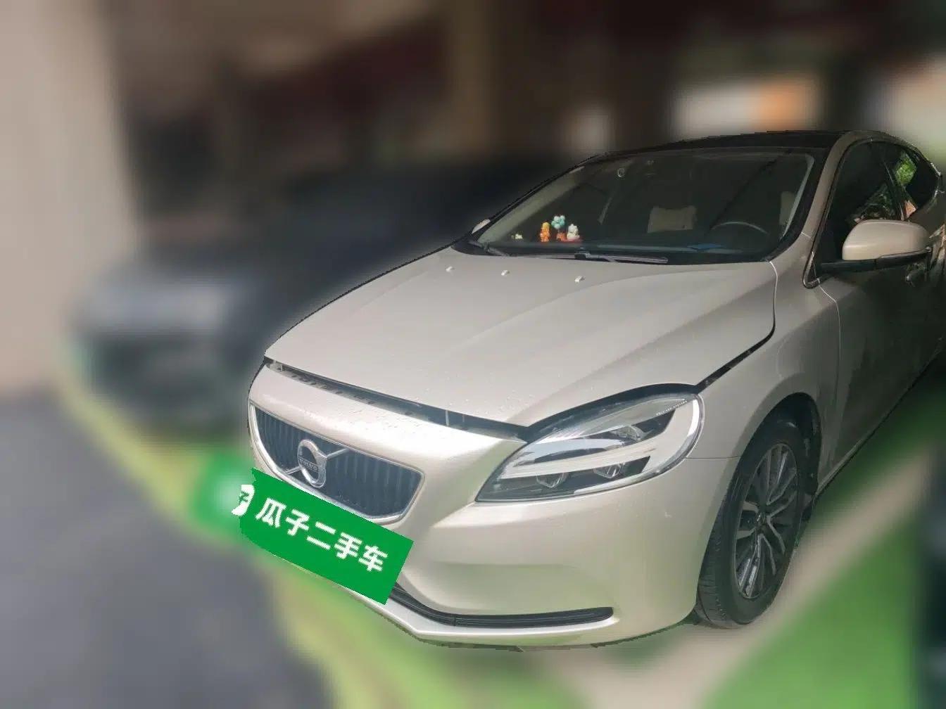 Volvo V40 2017 T3 Zhiyi Edition — миниатюра 1
