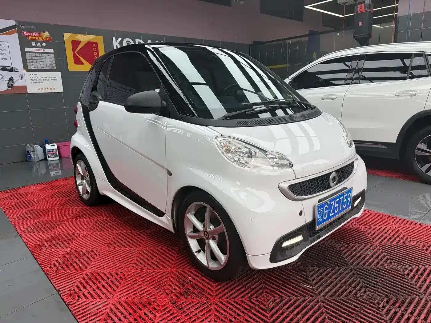 2013 Smart Fortwo 1.0T Hardtop Passion Edition — миниатюра 3