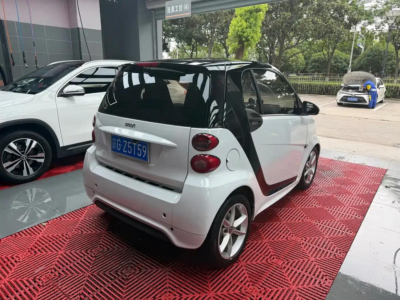 2013 Smart Fortwo 1.0T Hardtop Passion Edition — миниатюра 4