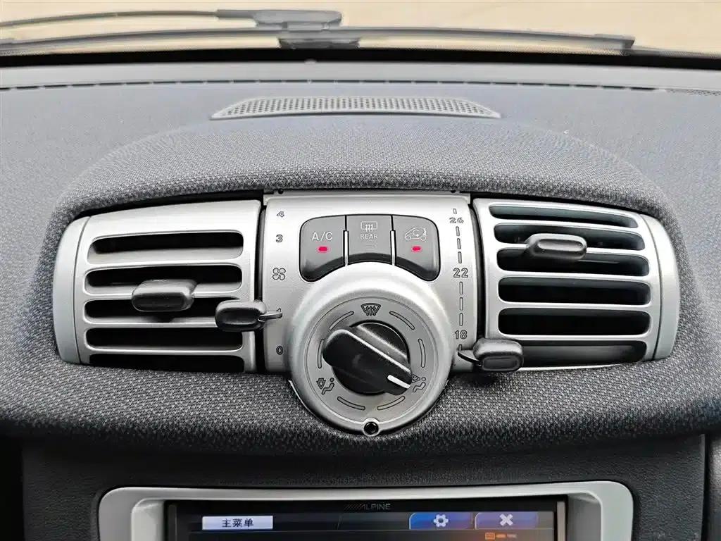 2015 Smart Fortwo 1.0 MHD Comfort Edition — миниатюра 17