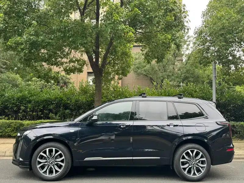Cadillac XT6 2022 2.0T Six-Seat AWD Premium — миниатюра 3