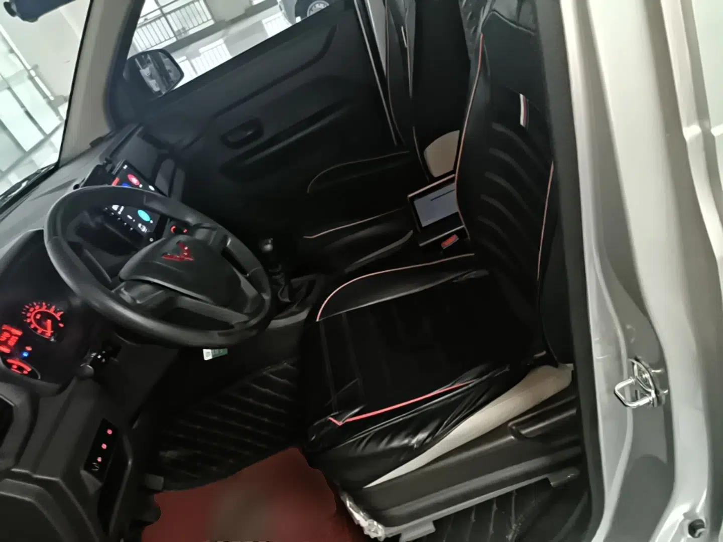Wuling Hongguang V 2022 1.5L Jingqu Edition Electric-Assist LAR — миниатюра 17