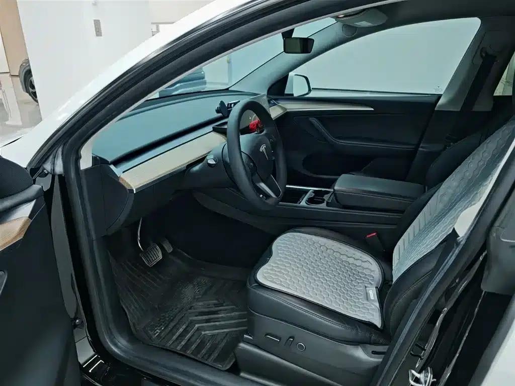 Model Y 2022 Rear-Wheel Drive — миниатюра 11