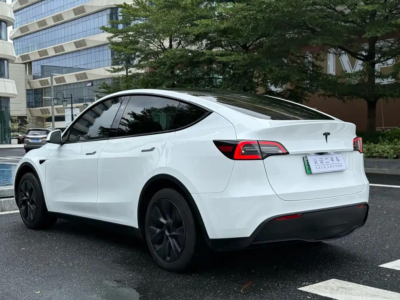 Model Y 2024 Rear-Wheel Drive — миниатюра 11