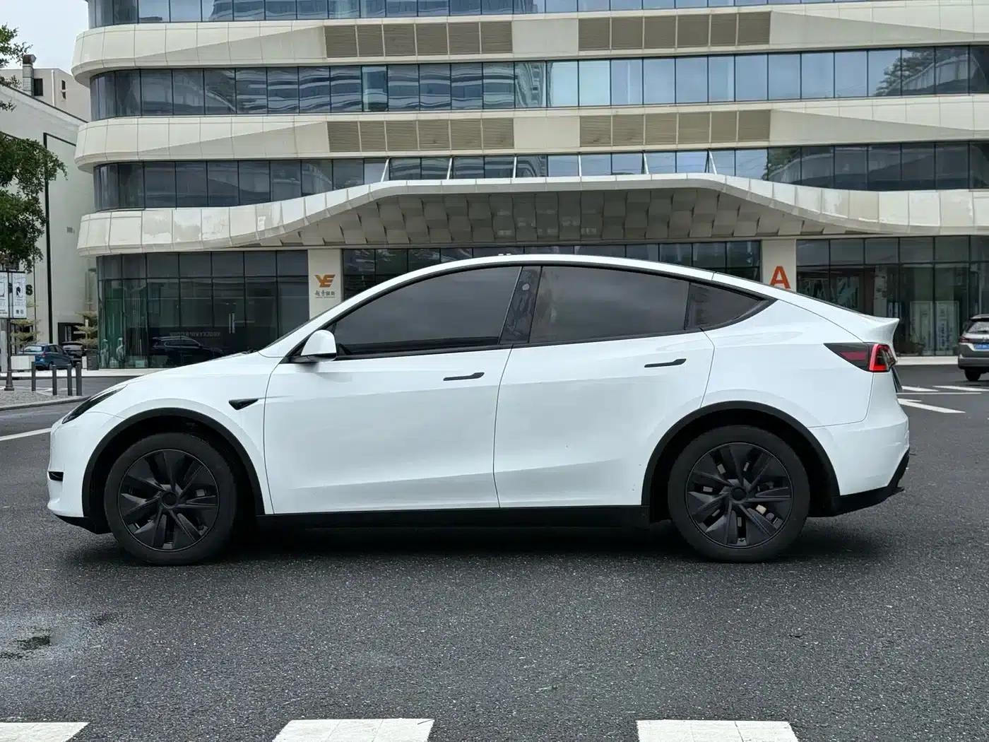 Model Y 2024 Rear-Wheel Drive — миниатюра 14