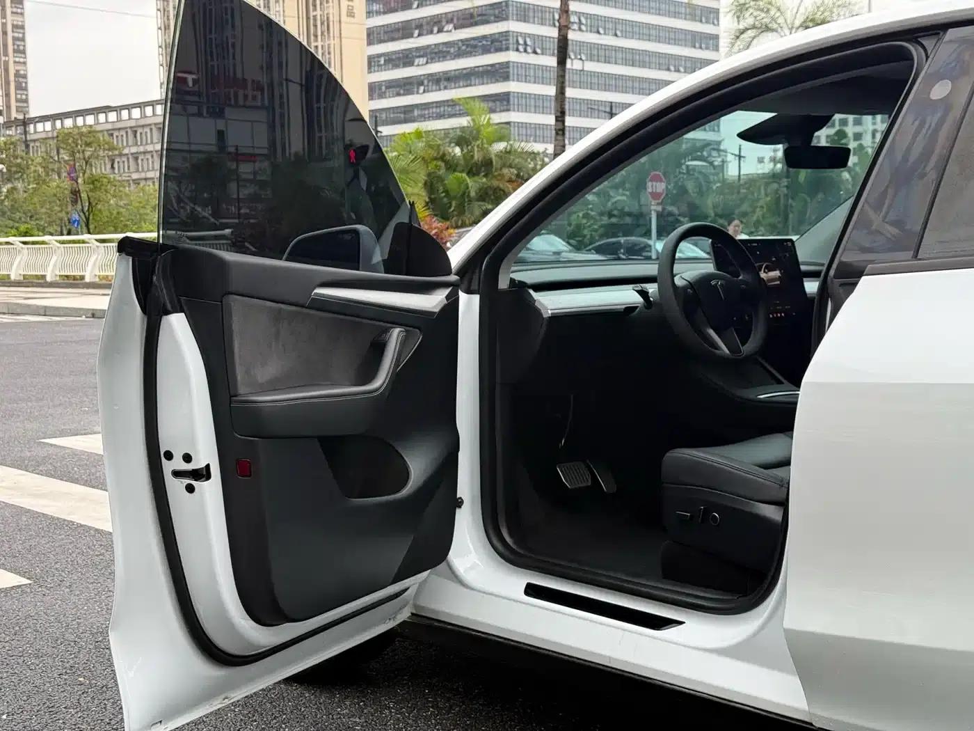 Model Y 2024 Rear-Wheel Drive — миниатюра 9