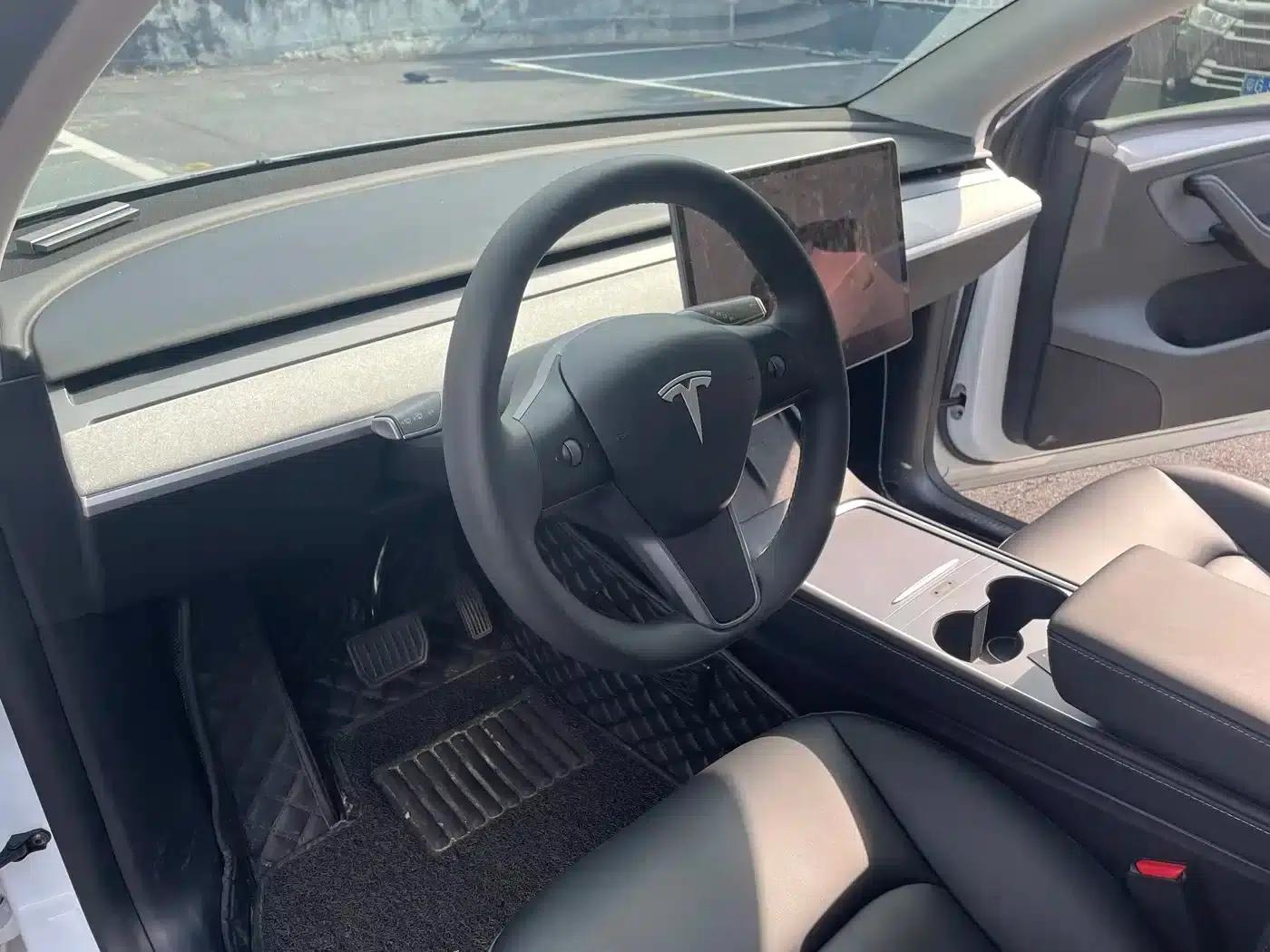 Model Y 2023 Rear-Wheel Drive — миниатюра 9