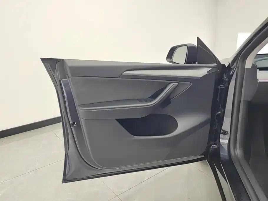 Model Y 2024 Rear-Wheel Drive — миниатюра 7
