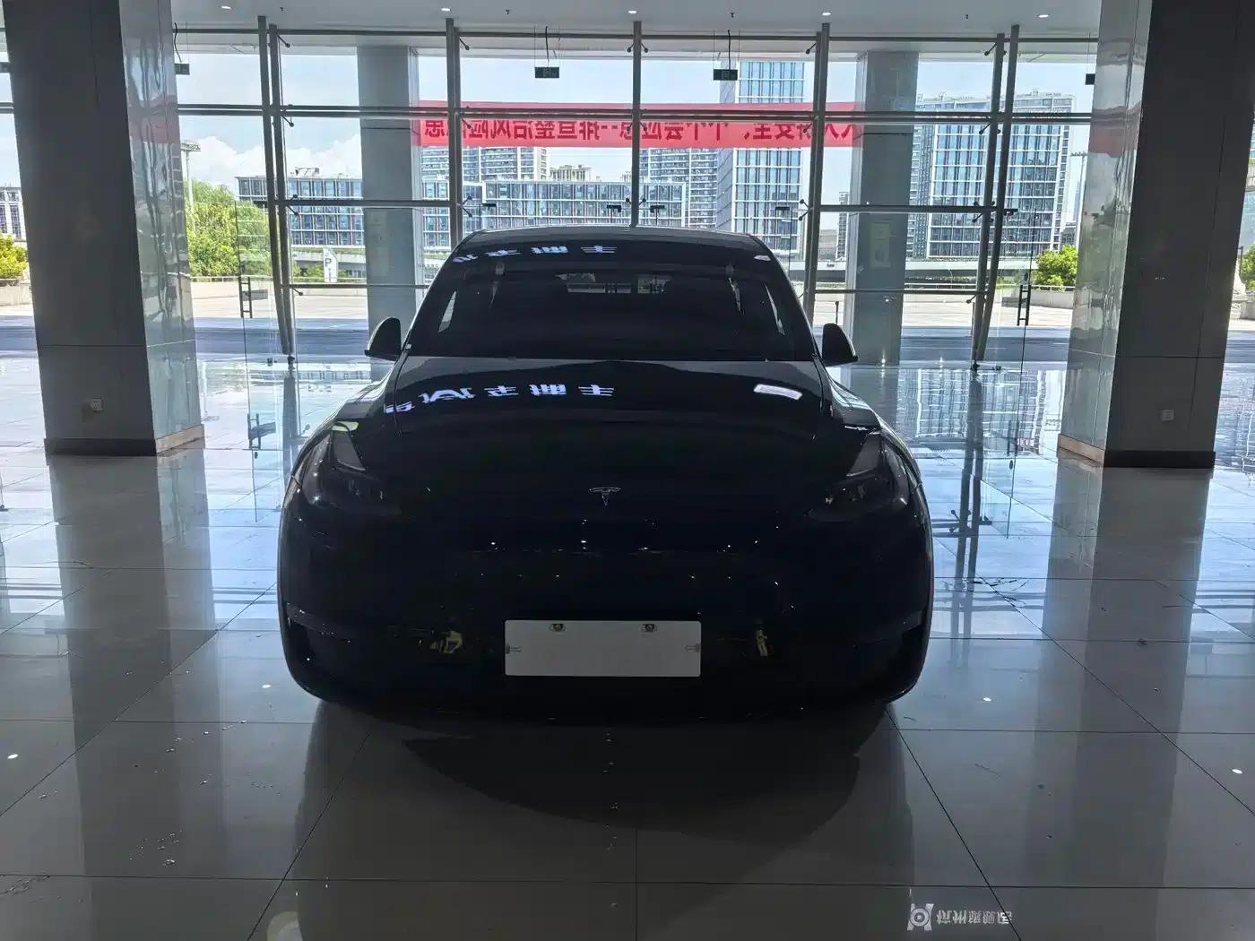 Model Y 2021 Standard Range Rear-Wheel Drive — миниатюра 2