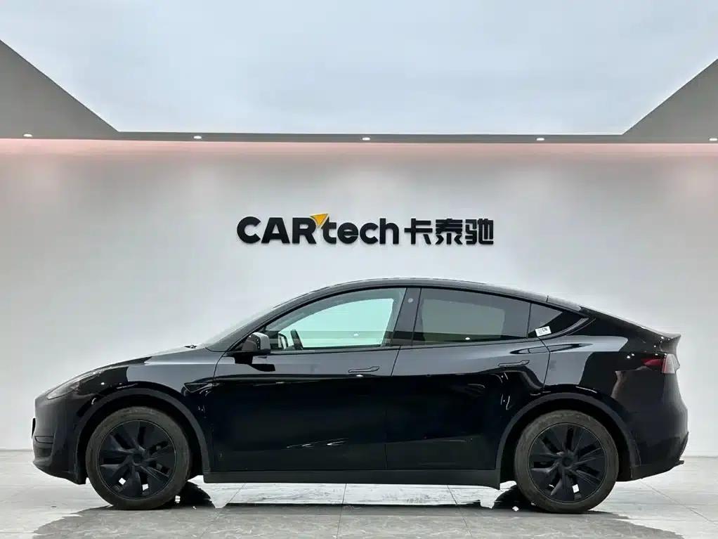 Model Y 2023 Rear-Wheel Drive — миниатюра 2