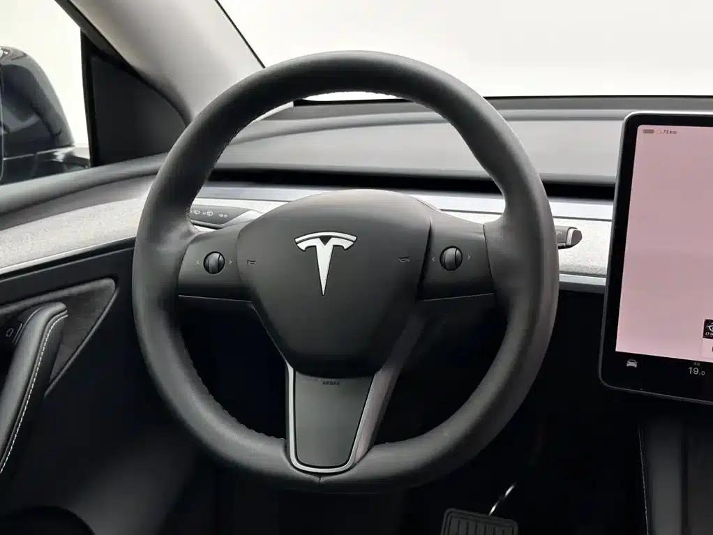 Model Y 2023 Rear-Wheel Drive — миниатюра 12