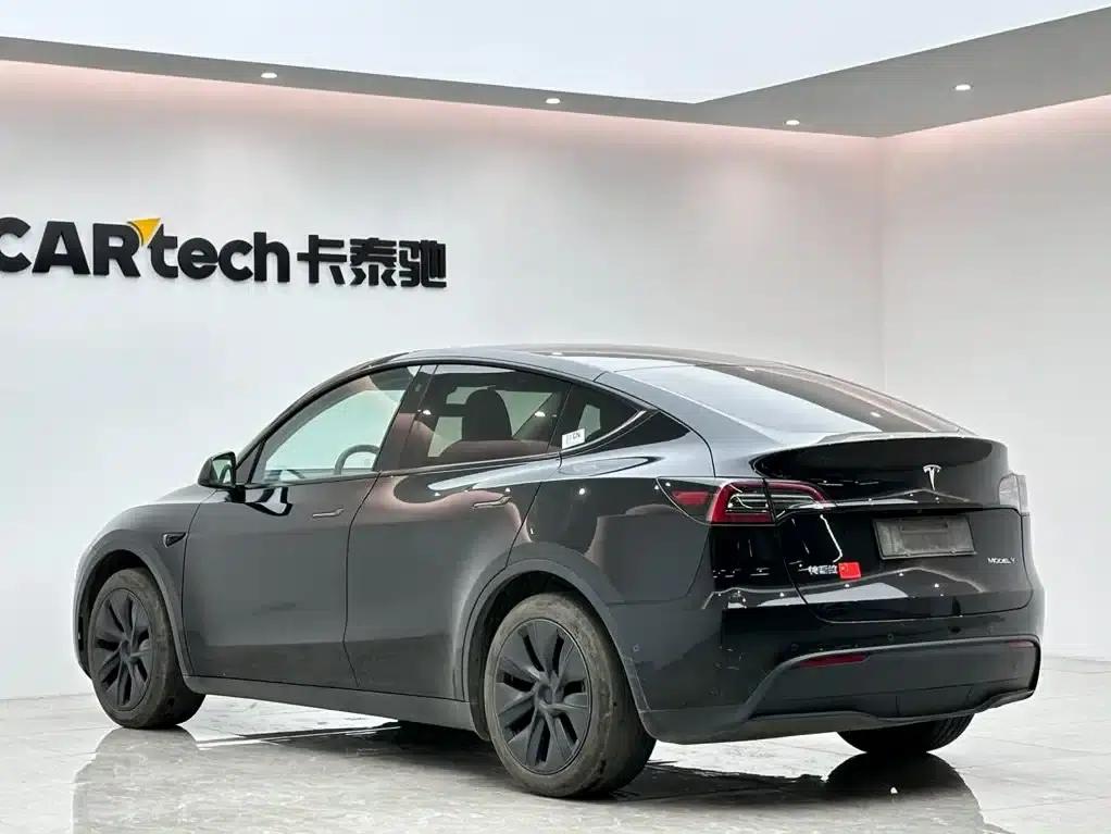 Model Y 2023 Rear-Wheel Drive — миниатюра 3