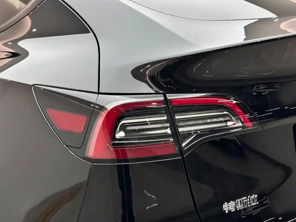 Model Y 2023 Rear-Wheel Drive — миниатюра 21