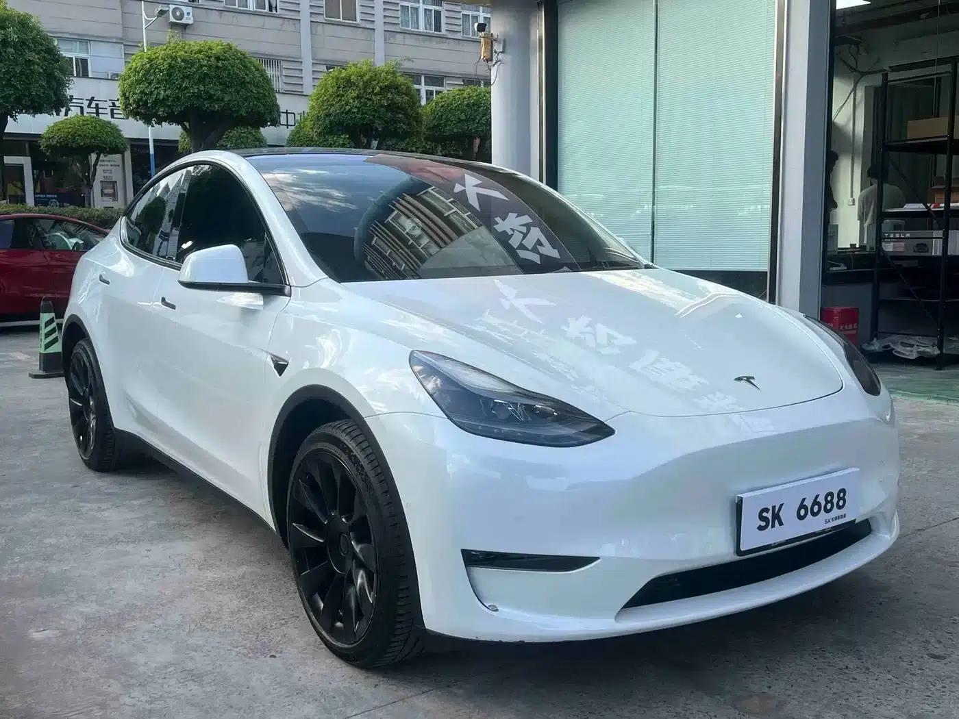 Model Y 2022 Long Range All-Wheel Drive — миниатюра 3