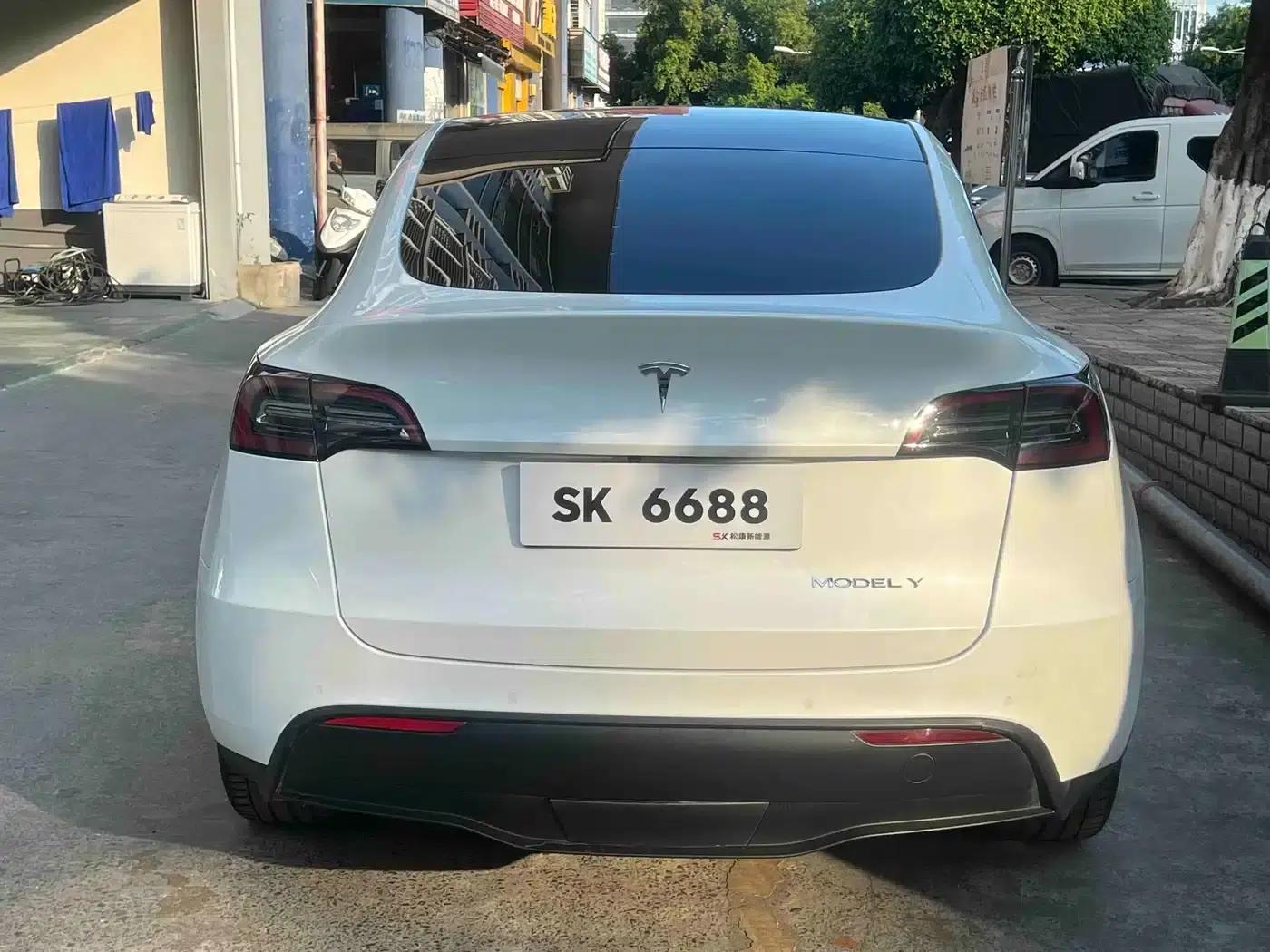 Model Y 2022 Long Range All-Wheel Drive — миниатюра 6
