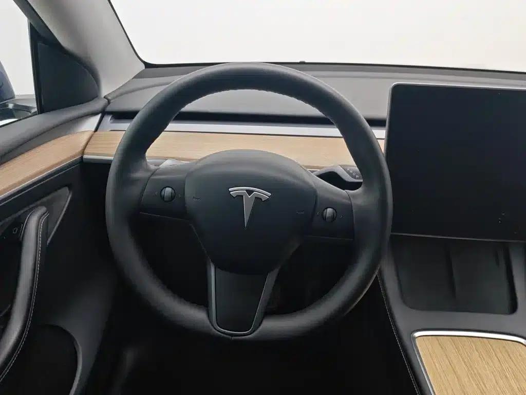 Model Y 2022 Rear-Wheel Drive — миниатюра 11