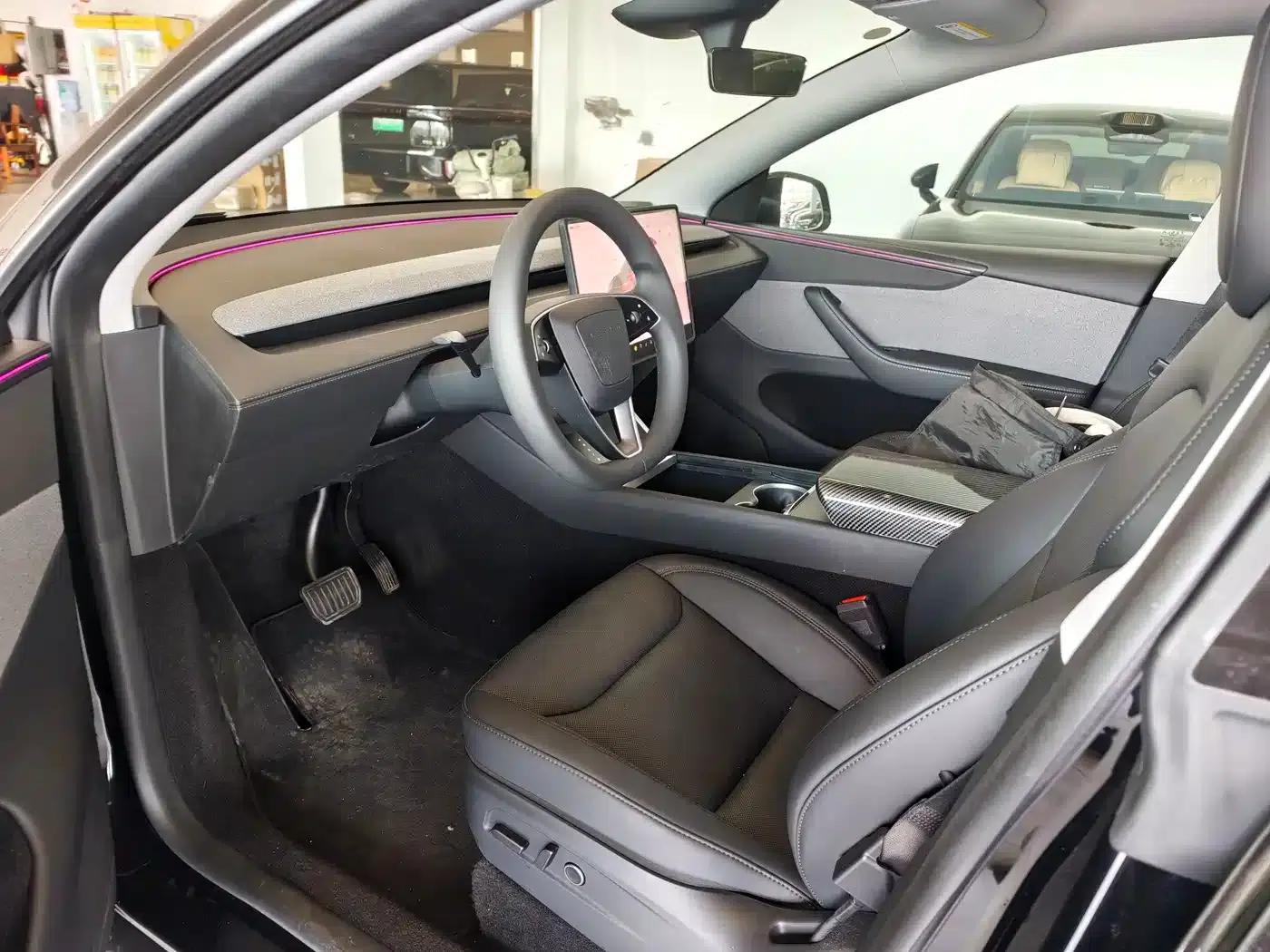 Model Y 2026 Facelift Long Range Rear-Wheel Drive Version — миниатюра 3