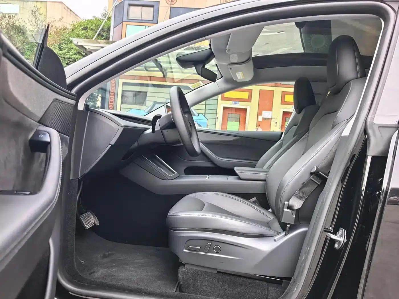 Model Y 2025 Rear-Wheel Drive — миниатюра 4