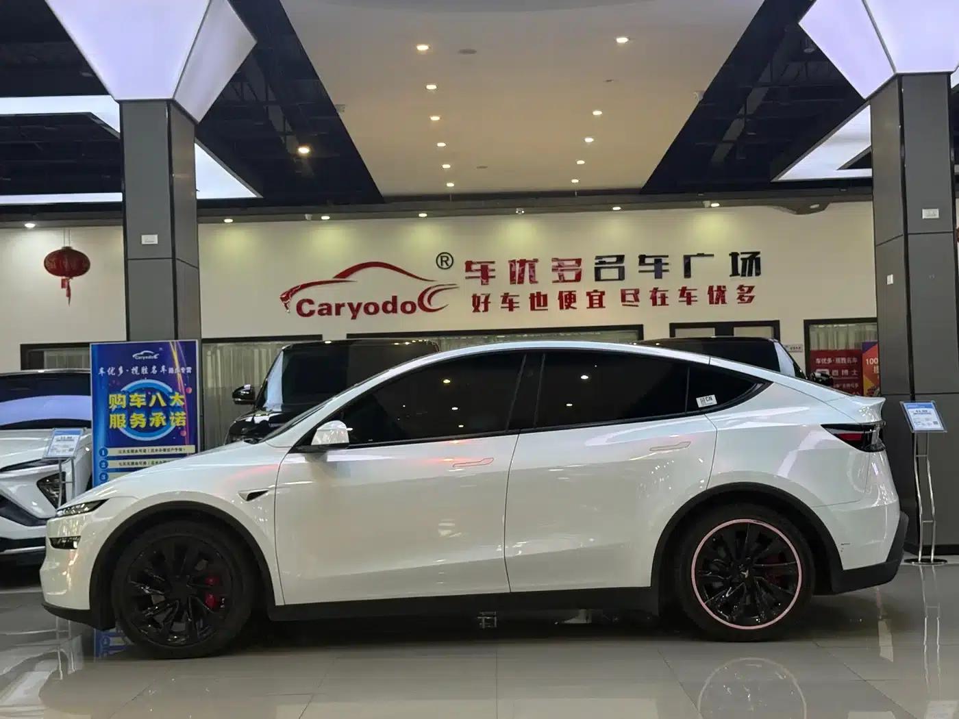Model Y 2025 Rear-Wheel Drive — миниатюра 3