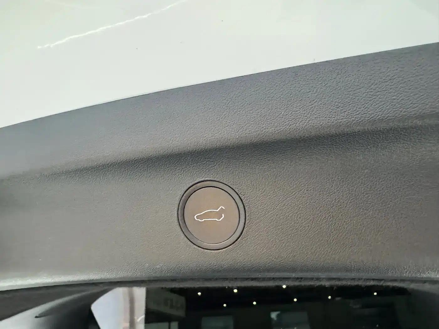 Model Y 2024 Rear-Wheel Drive — миниатюра 14