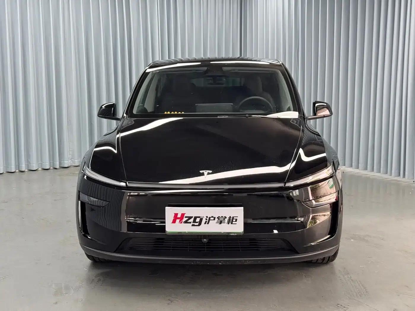 Model Y 2025 Rear-Wheel Drive — миниатюра 2