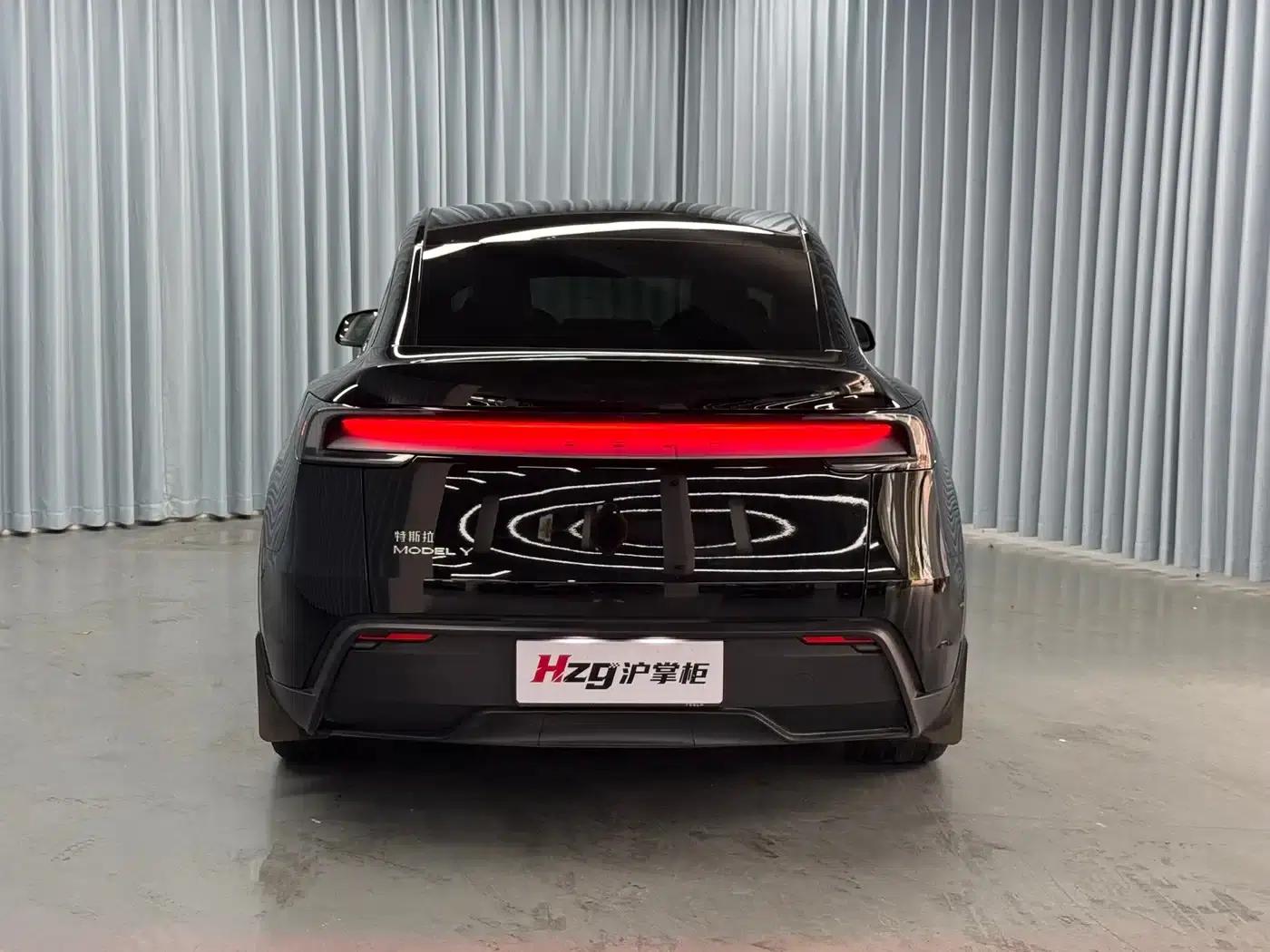 Model Y 2025 Rear-Wheel Drive — миниатюра 7