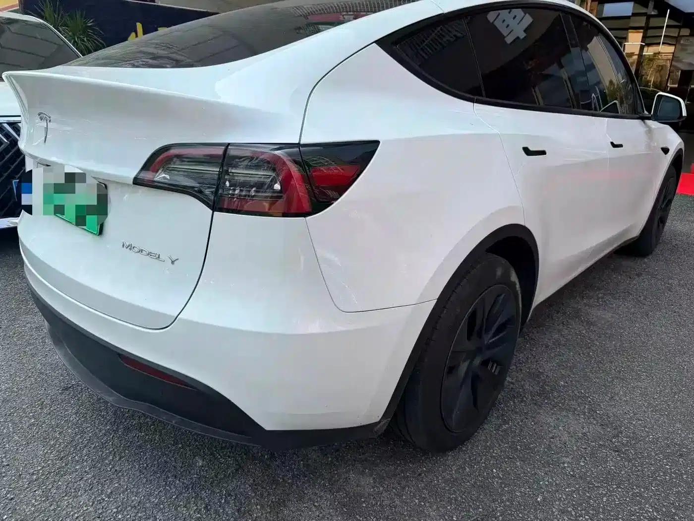 Model Y 2024 Rear-Wheel Drive — миниатюра 2