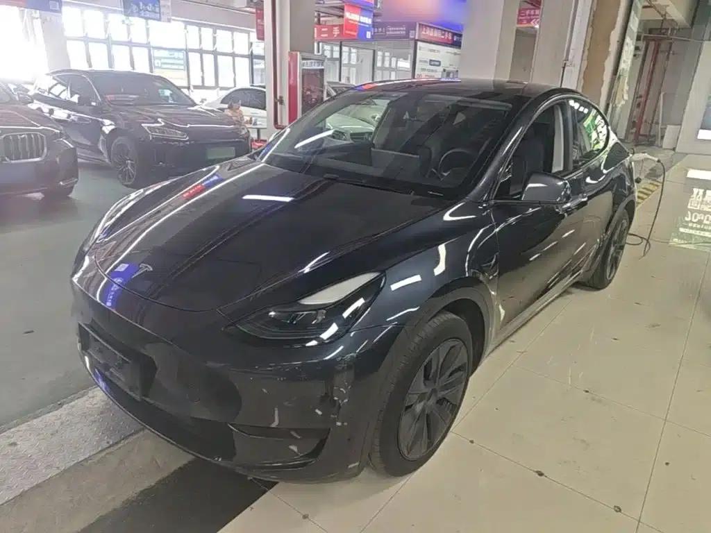 Model Y 2024 Rear-Wheel Drive — миниатюра 1