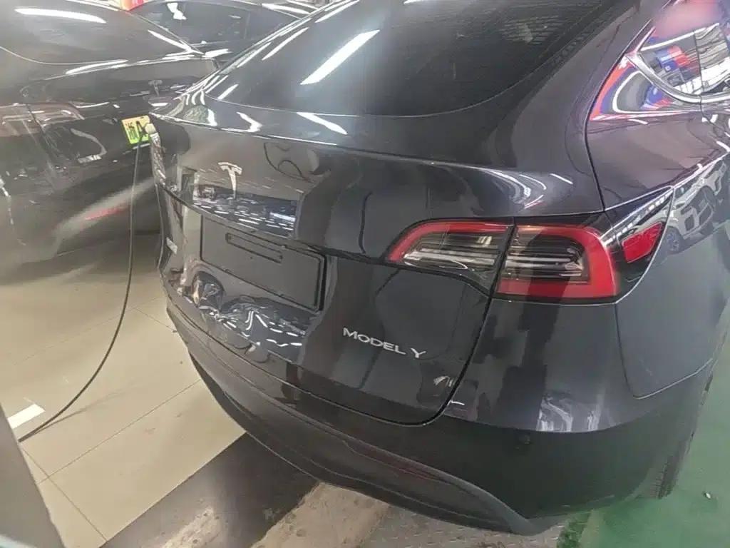 Model Y 2024 Rear-Wheel Drive — миниатюра 6