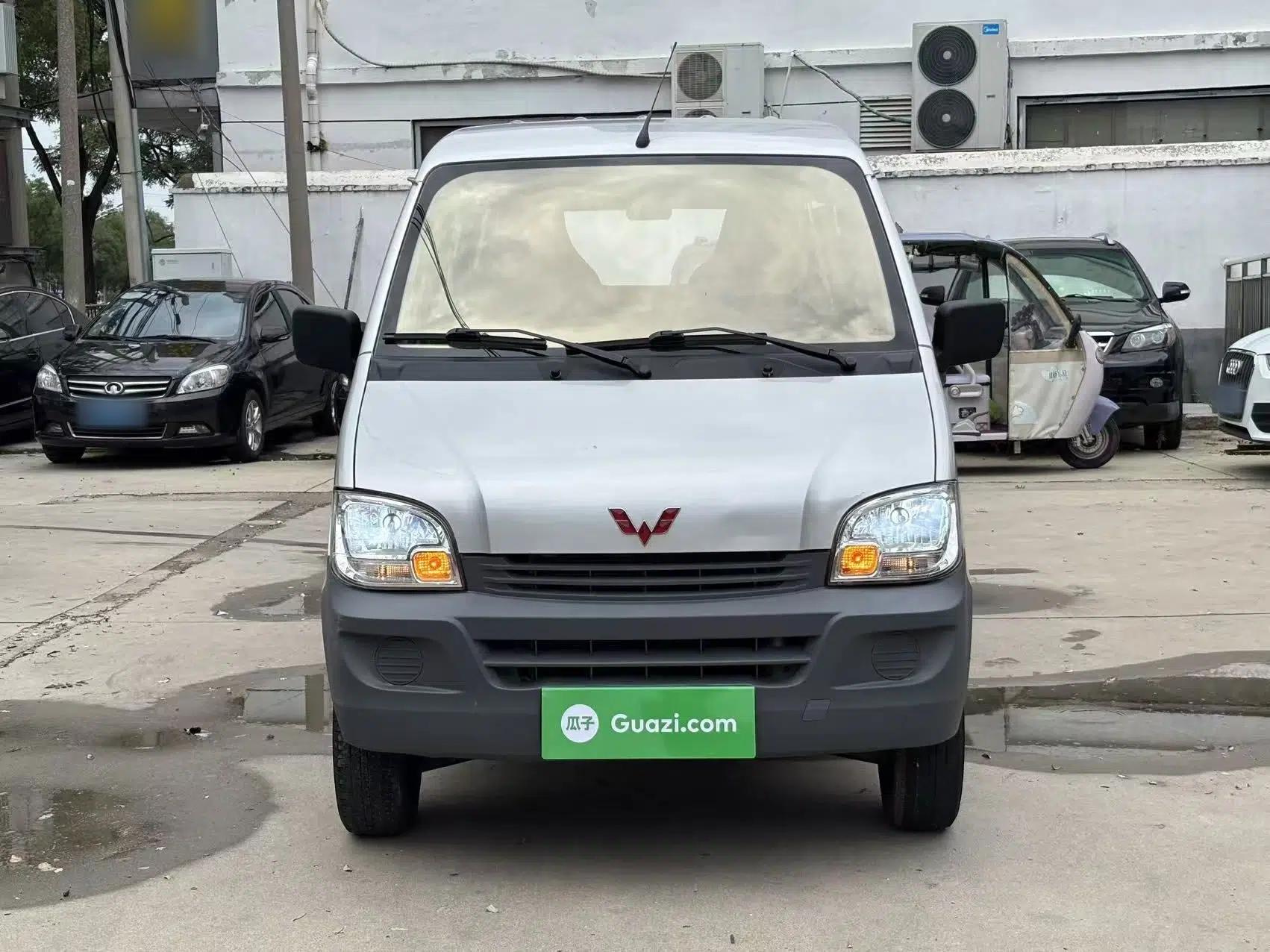 Wuling Zhiguang 2023 1.5L Practical Version 5/7 Seats — миниатюра 2