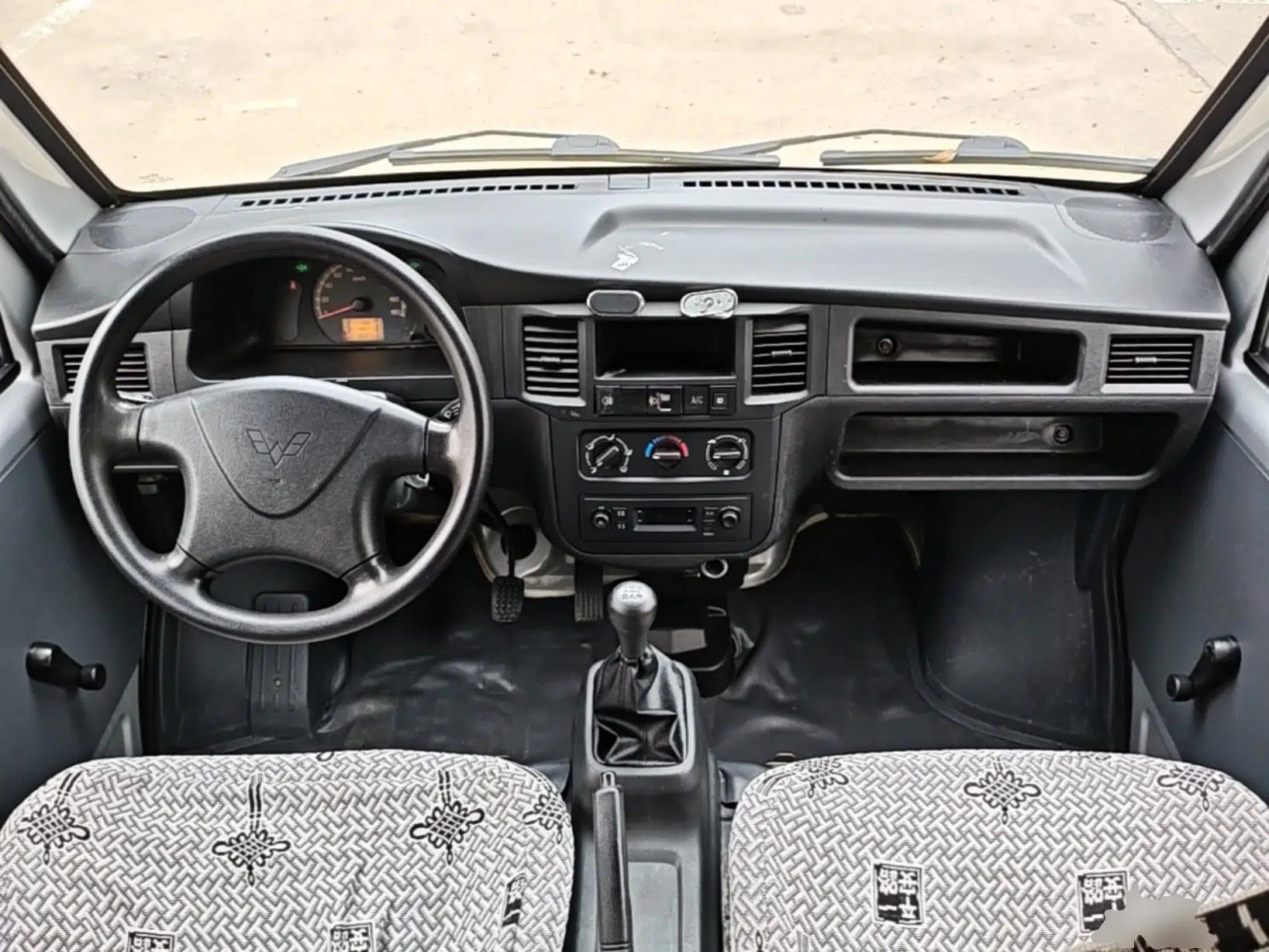 Wuling Zhiguang 2023 1.5L Practical Version 5/7 Seats — миниатюра 12