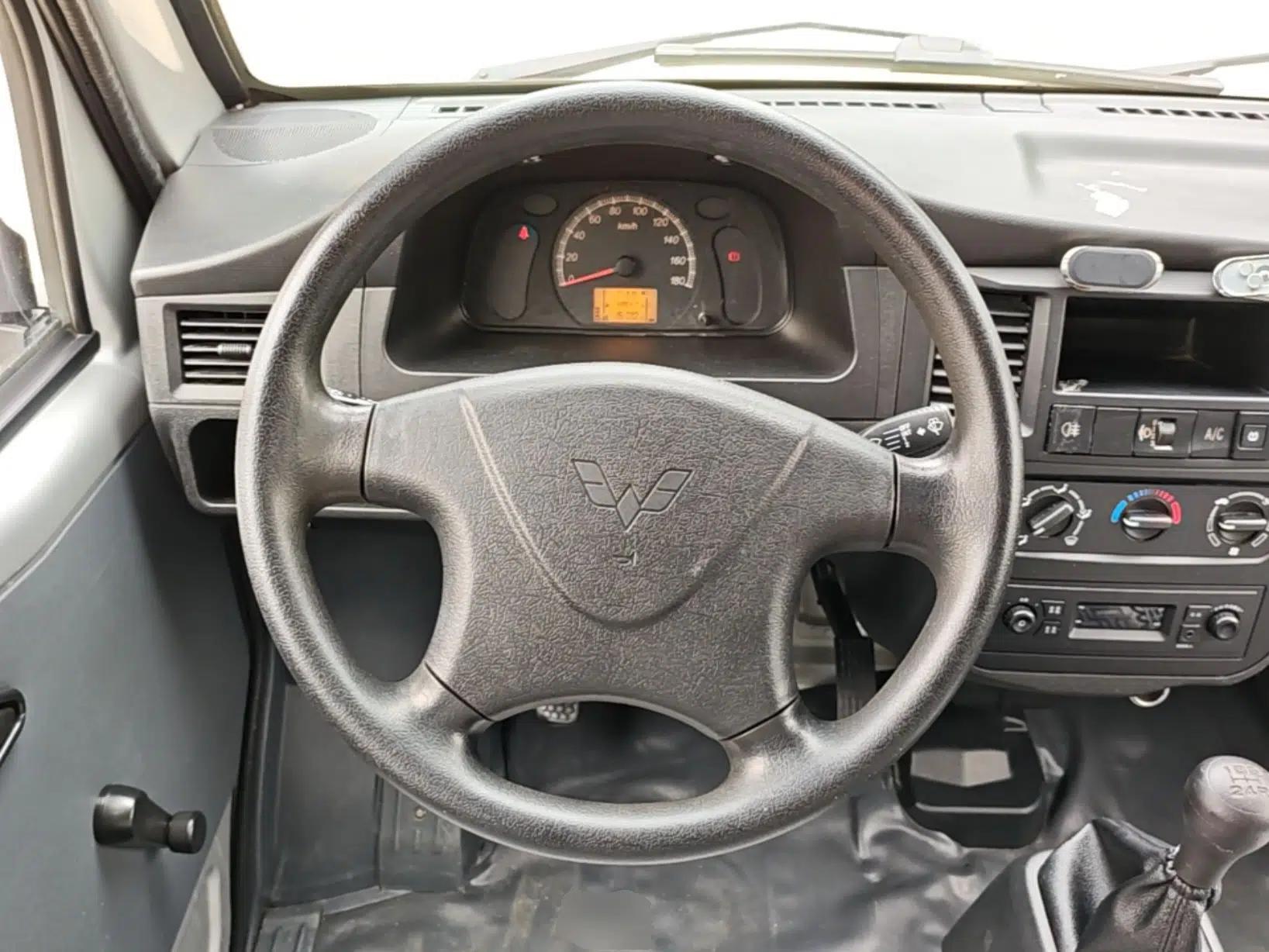 Wuling Zhiguang 2023 1.5L Practical Version 5/7 Seats — миниатюра 13