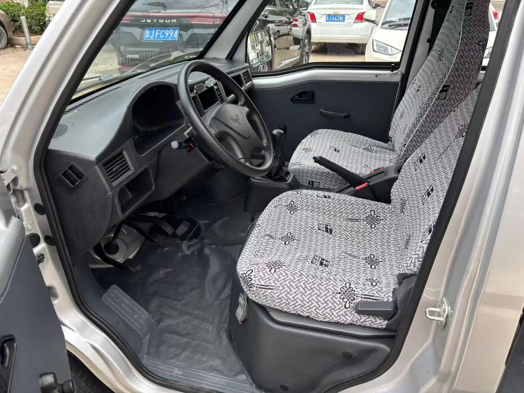 Wuling Zhiguang 2023 1.5L Practical Version 5/7 Seats — миниатюра 17
