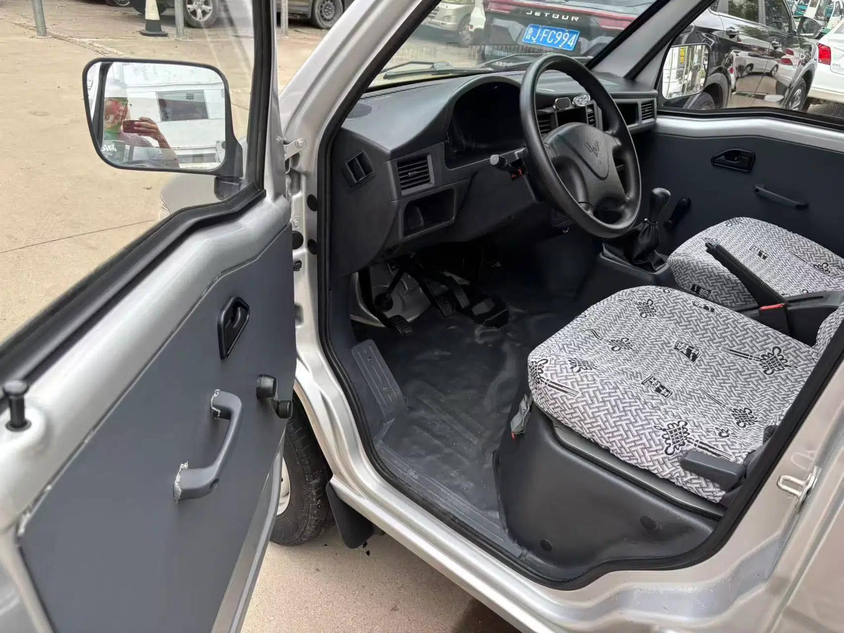 Wuling Zhiguang 2023 1.5L Practical Version 5/7 Seats — миниатюра 18